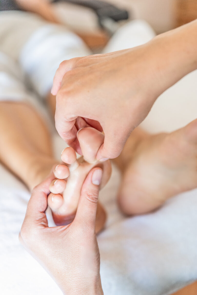 Jak przygotować się do zabiegu refleksologii – wszystko, co powinnaś wiedzieć przed swoją pierwszą sesją