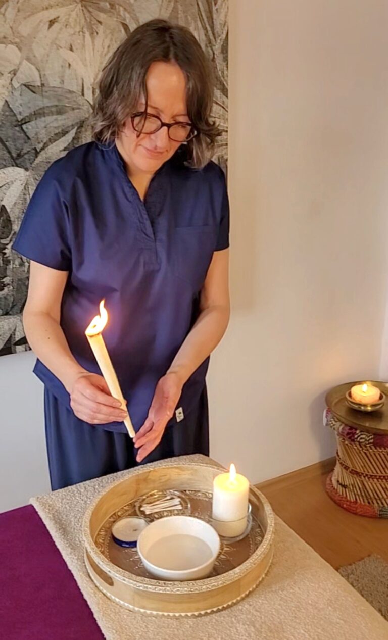 Świecowanie uszu na ból głowy – naturalna terapia, którą stosuję w swojej praktyce